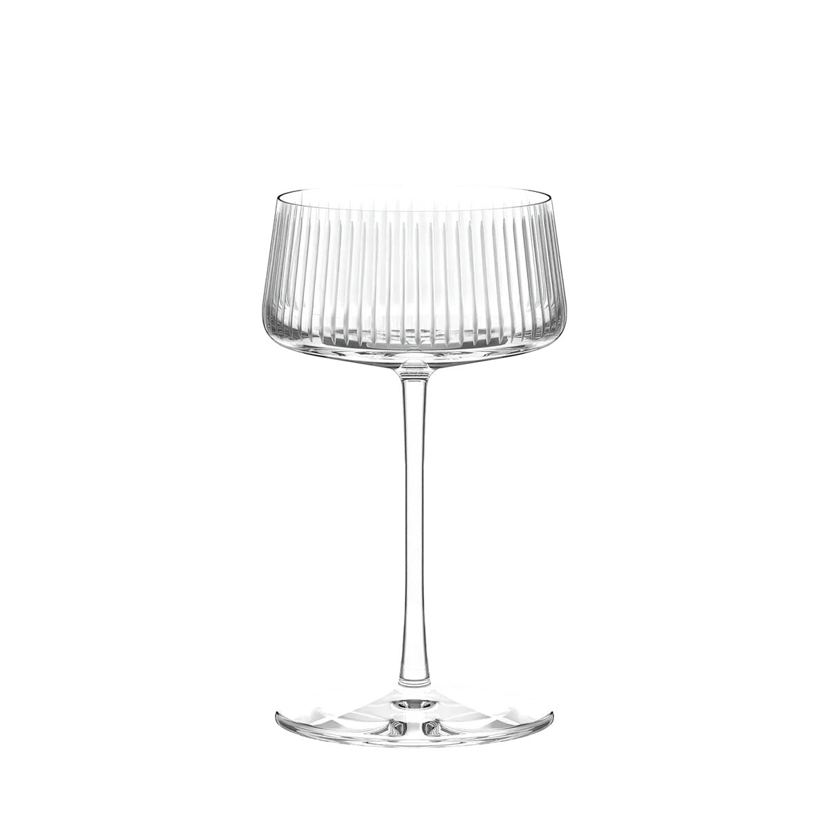 Copa de Champagne Coupe Grand Cru de la colección Soho de Stölzle Lausitz, mostrando su formato extragrande y patrón de cristal tallado en transparente.