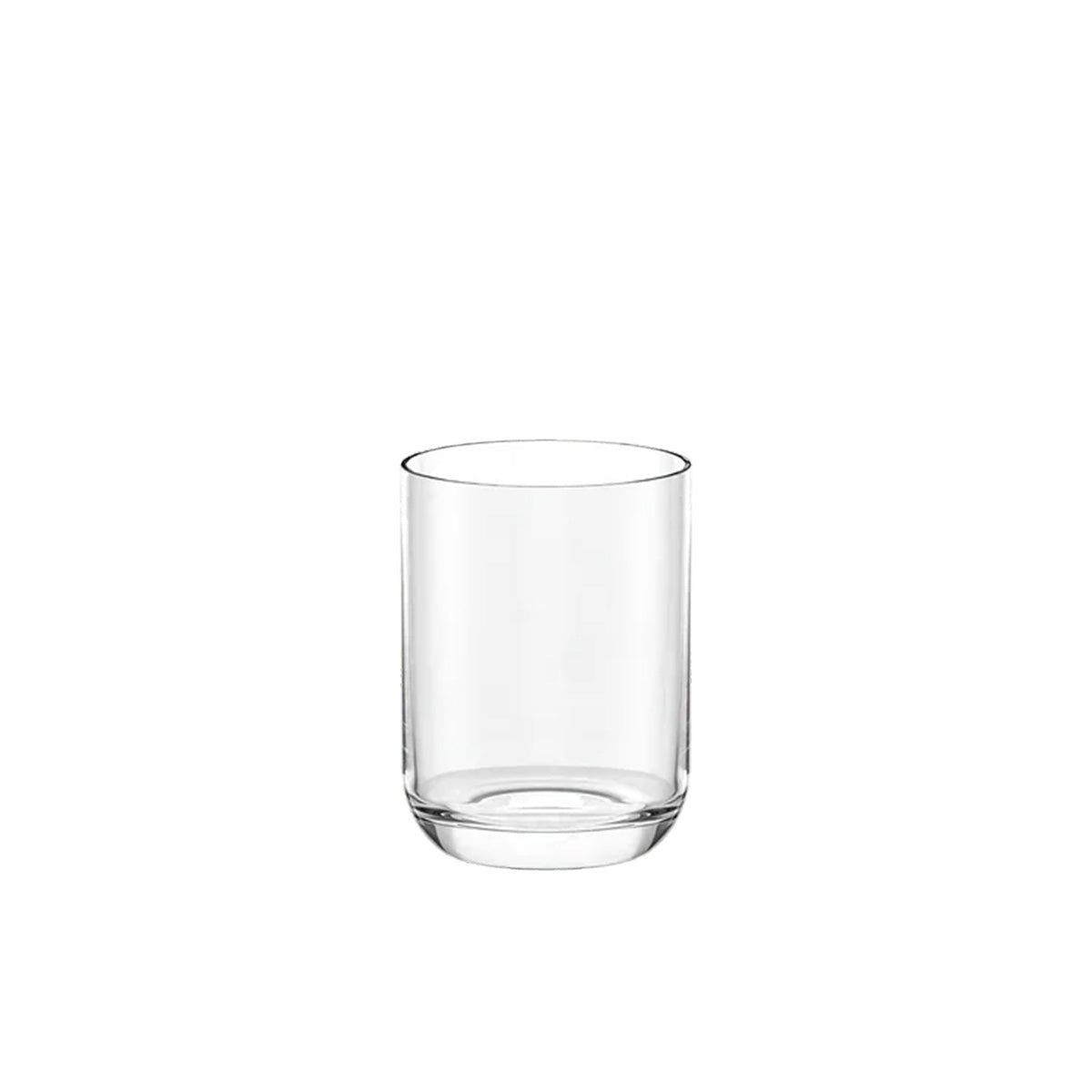 Vaso de zumo pequeño de la colección Classic de Stölzle Lausitz, mostrando su diseño cilíndrico tradicional en cristal transparente.