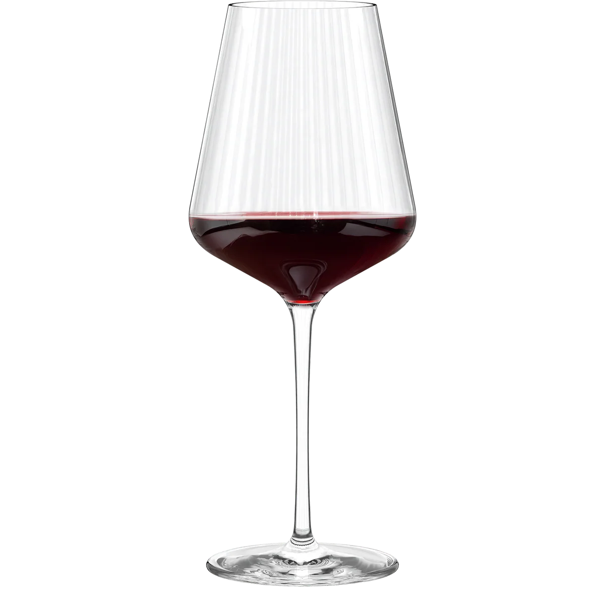 Copa de vino Burdeos Symphony Stölzle Lausitz servida con un tinto de guarda, destacando los reflejos de la textura óptica y la elegancia del tallo.