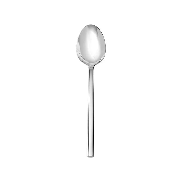 Cuchara de consomé en acero inoxidable 18/10 de la colección Arezzo de Fortessa, mostrando su pulido espejo, cuenco redondo y mango de base cuadrada.