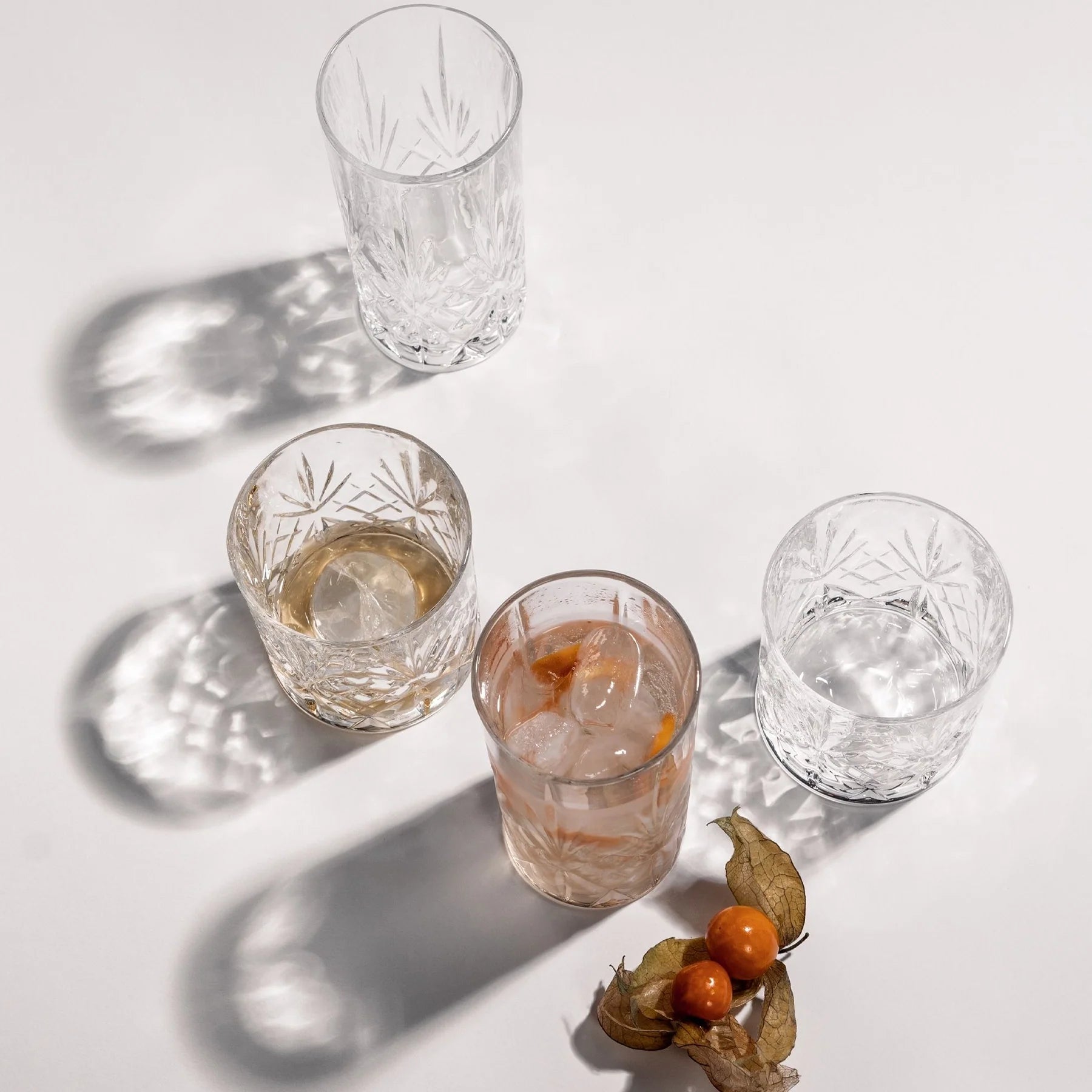 Vaso Schott Zwiesel Show en mesa decorada para noche de cócteles