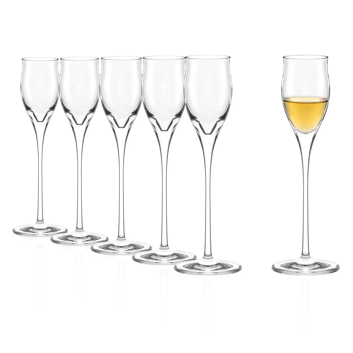 Copa de Licor Quatrophil, lista para disfrutar de un licor.