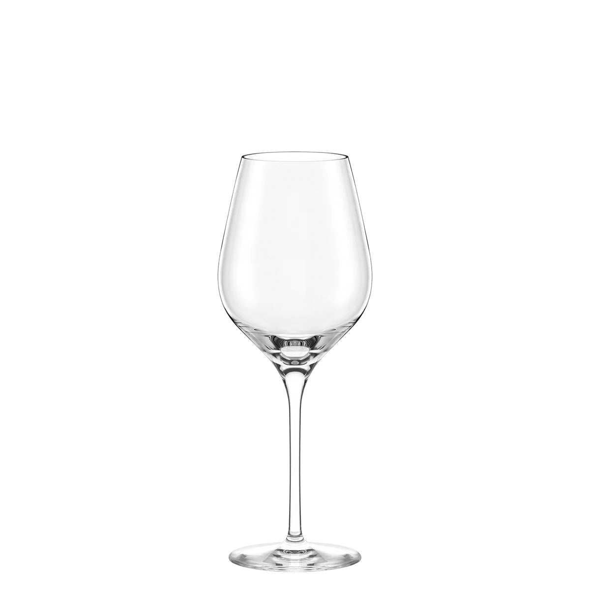 Detalle de la silueta majestuosa y la boca estrecha de la copa de vino tinto Exquisit Royal, ilustrando su diseño para concentrar aromas y su altísima resistencia.