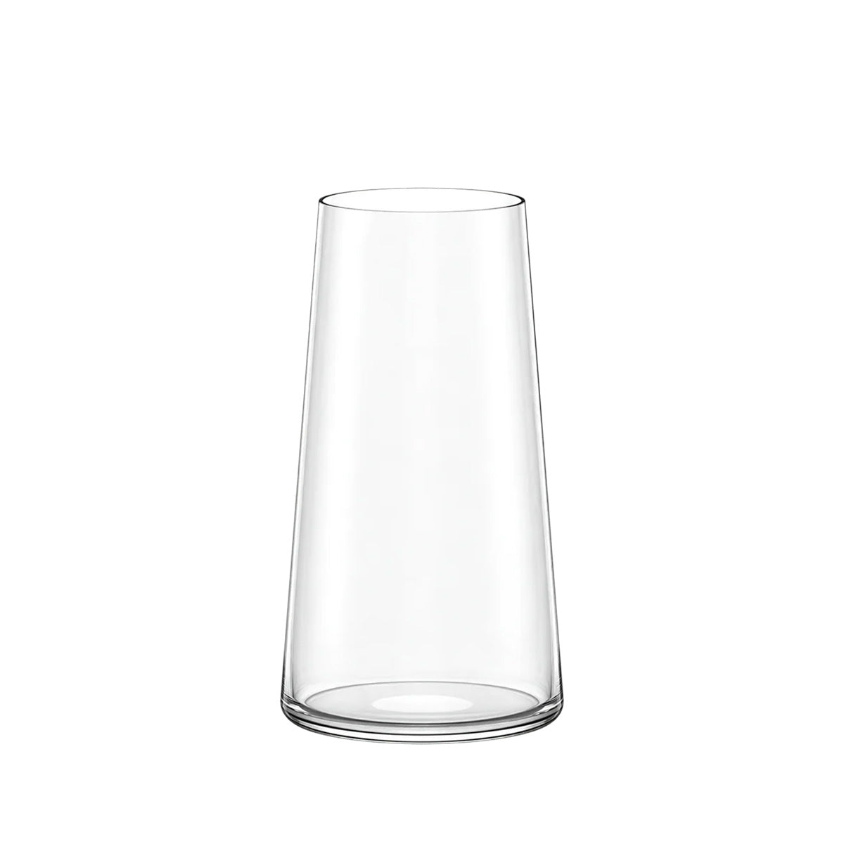 Detalle de la silueta recta extra alta y la base estable del vaso Longdrink Power, ilustrando su estética premiada y su altísima resistencia mecánica.
