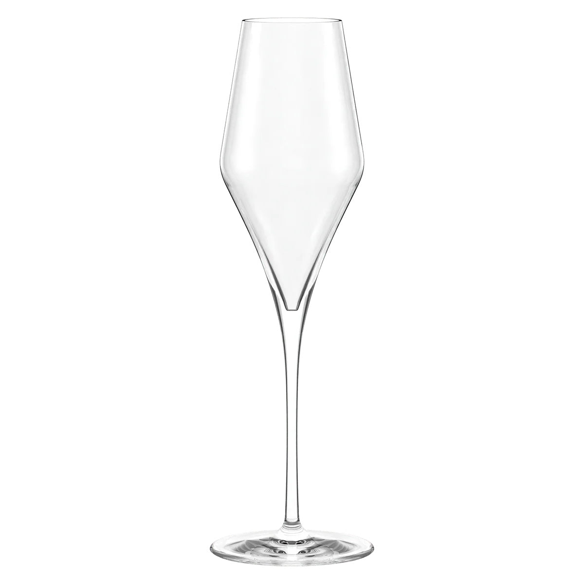 Copa de Champagne de la colección Quatrophil de Stölzle Lausitz, mostrando su silueta arquitectónica cúbica y tallo extraído en cristal transparente.
