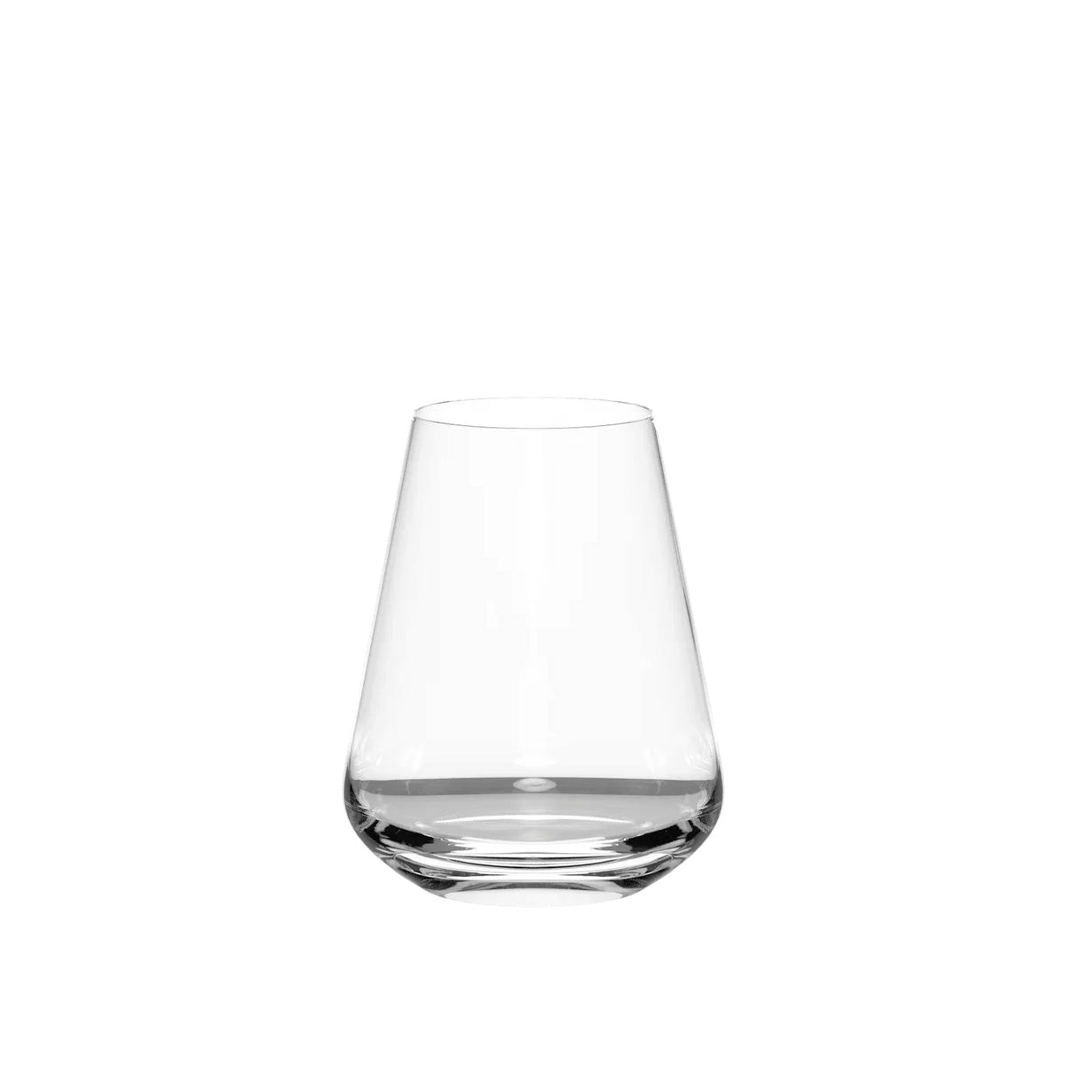 Vaso de agua de la exclusiva colección Q1 de Stölzle Lausitz, mostrando su silueta minimalista soplada a mano en cristal extra fino.