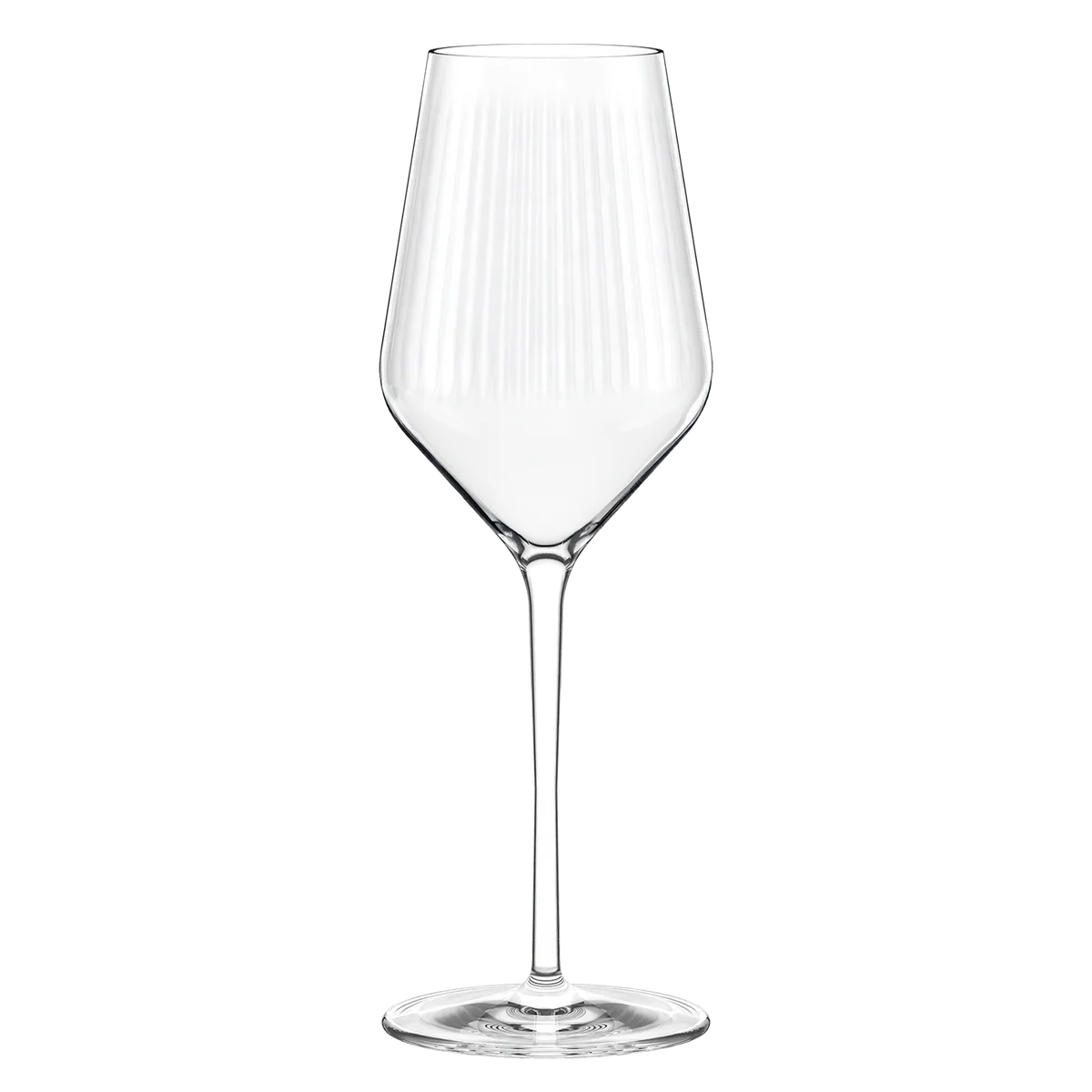 Copa de vino blanco de la colección Symphony de Stölzle Lausitz, mostrando su silueta equilibrada y líneas verticales internas en cristal transparente.