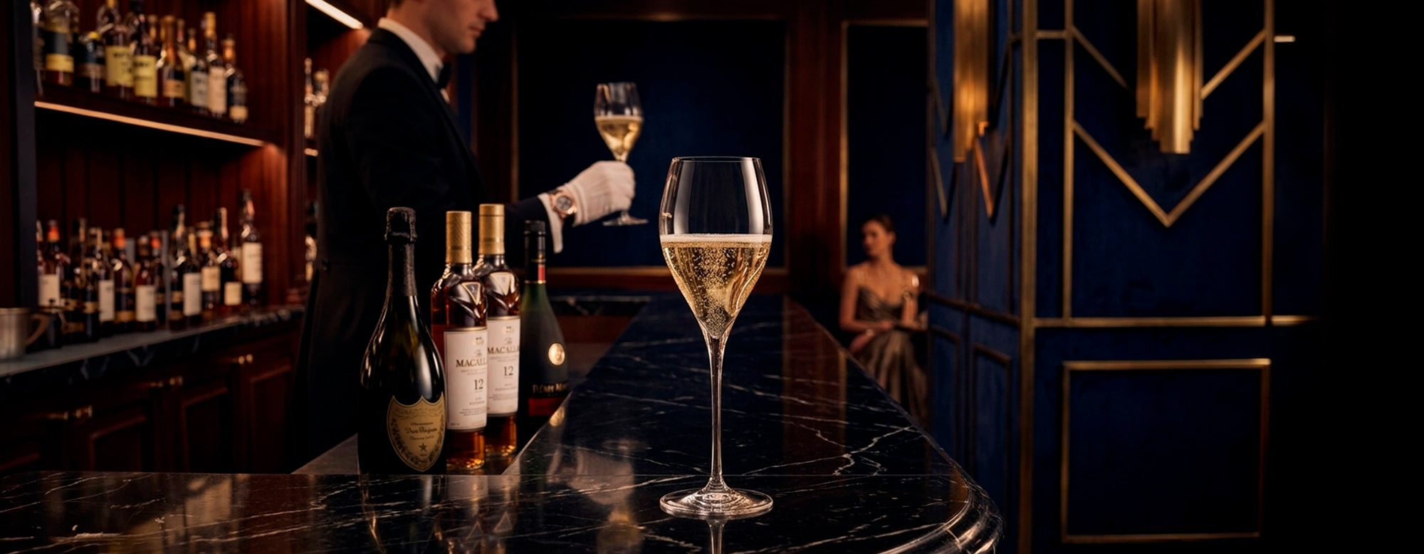 Brindis sofisticado con las copas de champán tipo tulipa de la resistente y brillante colección Prestige de Stölzle.