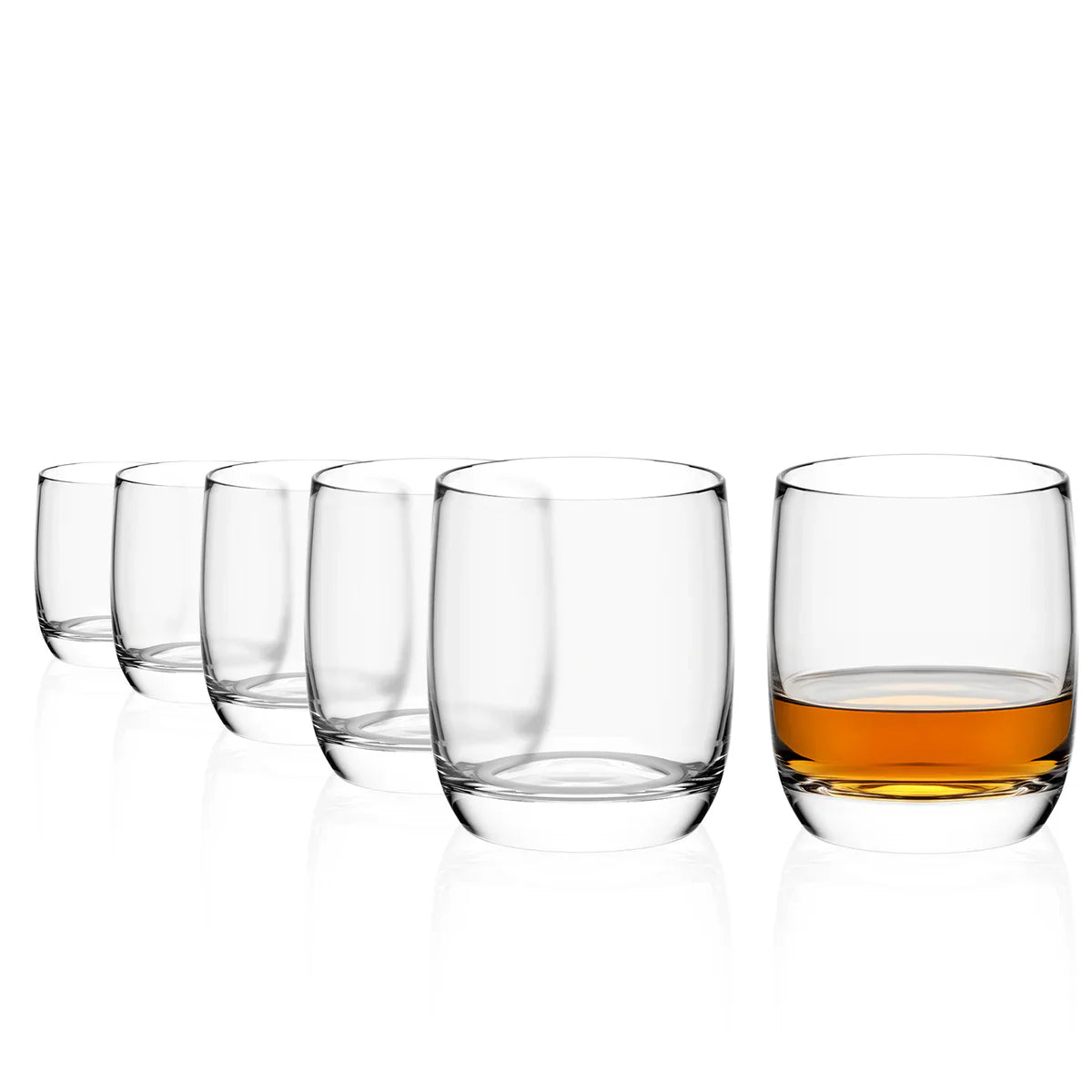 Vaso Whisky Weinland Stolzle Lausitz lleno de whisky, listo para disfrutar.