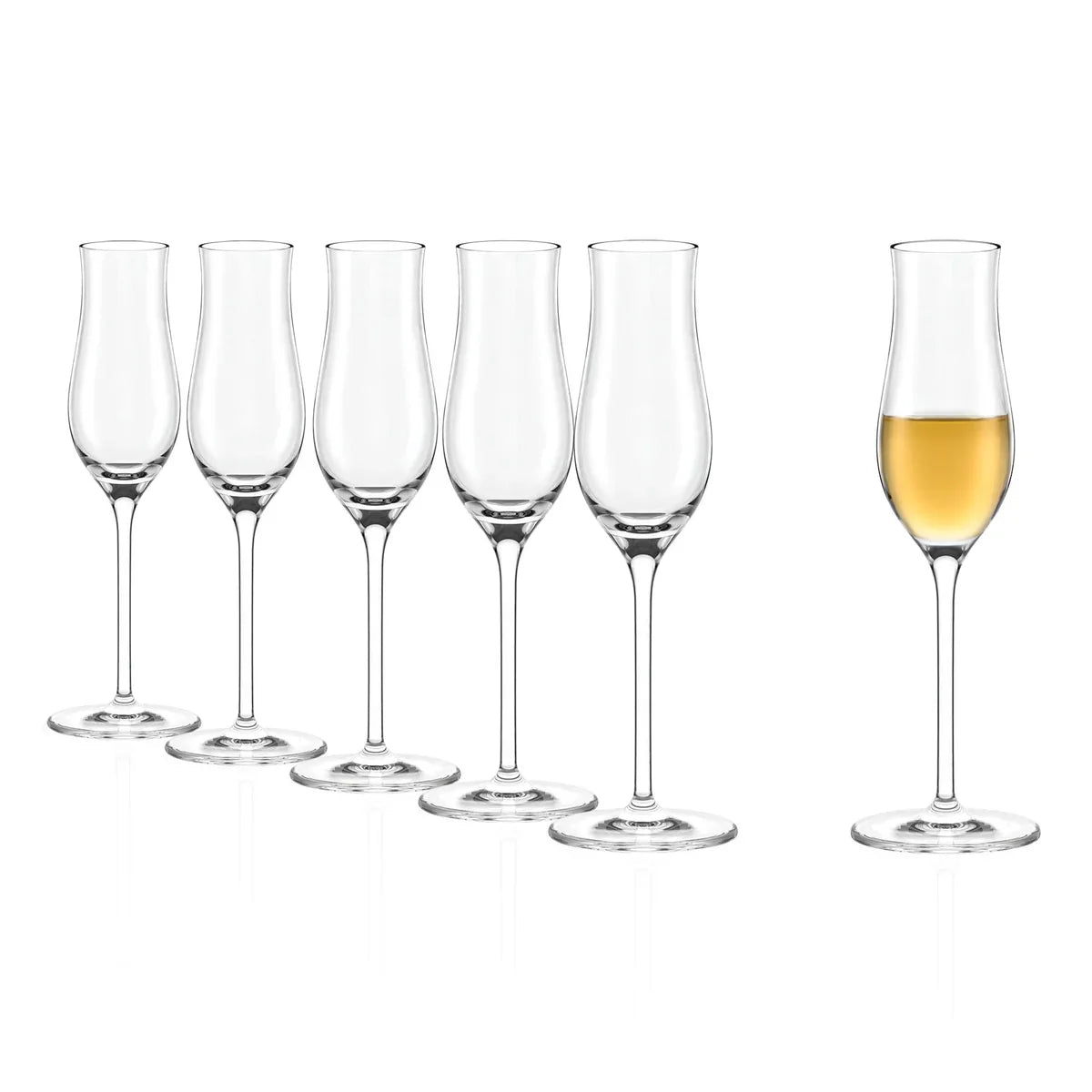 Set de Copas Grappa Grandezza de Stolzle Lausitz sobre una superficie elegante, mostrando su brillo.